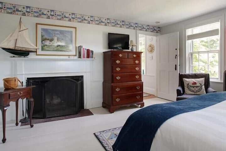 Room 13 of 40
