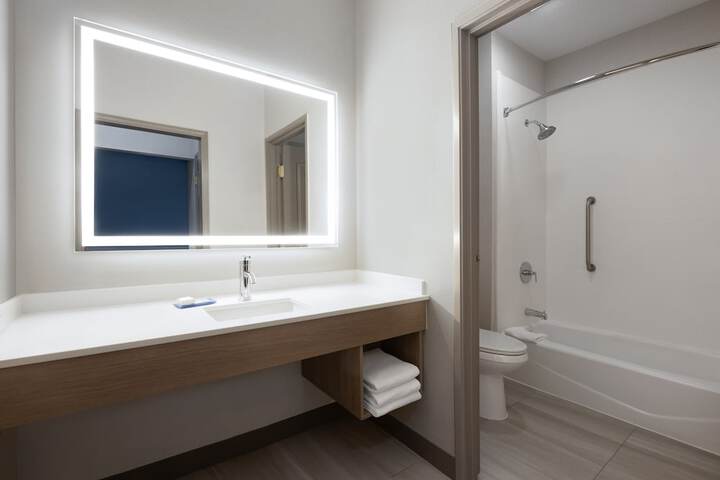 Room 19 of 49