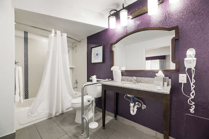 Room 37 of 60