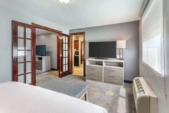 Best Western Plus Weston Inn