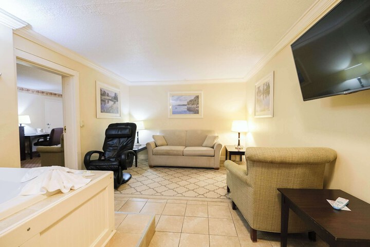 Room 30 of 113