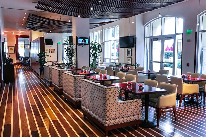 Dining 302 of 412