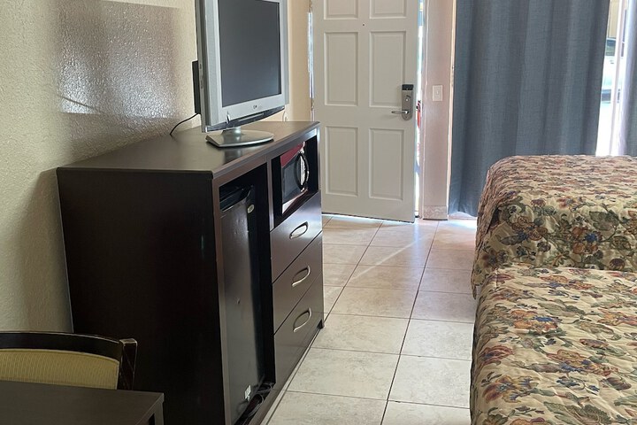 Room 12 of 13