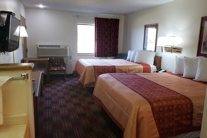 Americas Best Value Inn & Suites Harrisonville