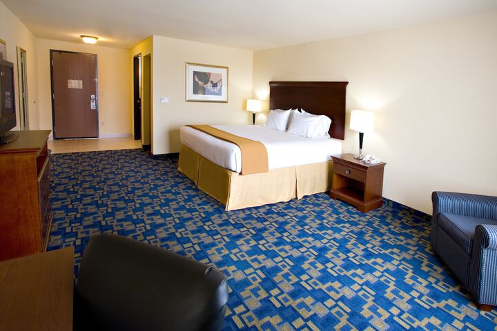 Room 13 of 28