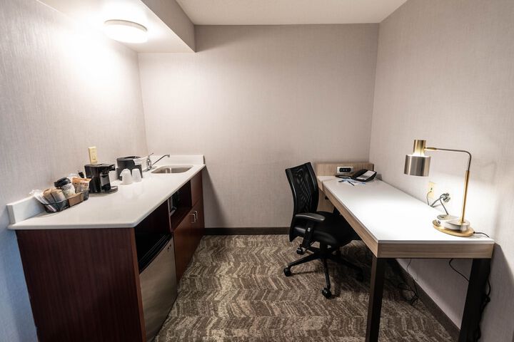 Room 20 of 33