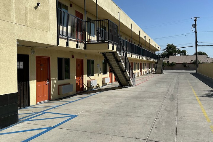 Corcoran Inn