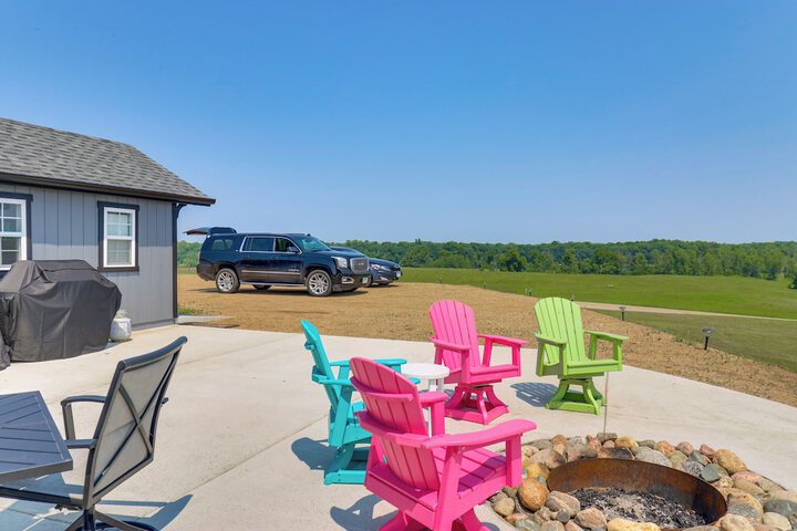 Pet-friendly Cabin w / Lake Access & Patio in Dent
