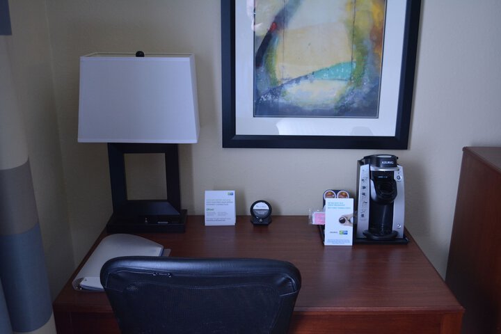 Holiday Inn Express & Suites Lancaster by IHG