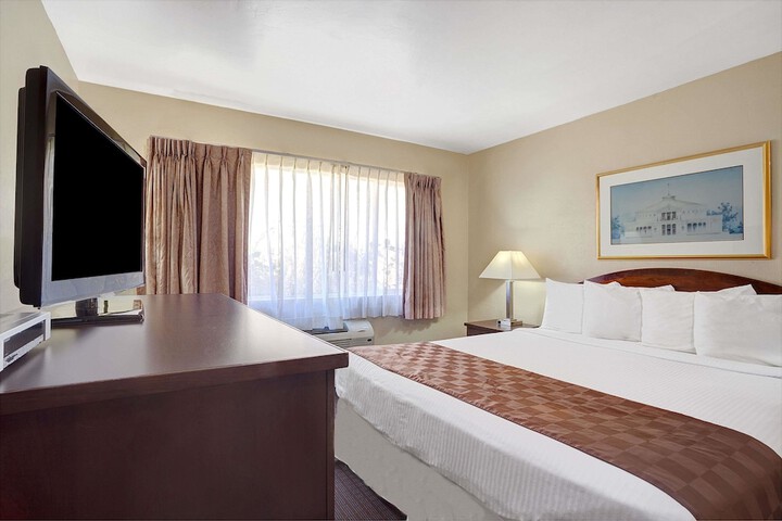 Room 13 of 14