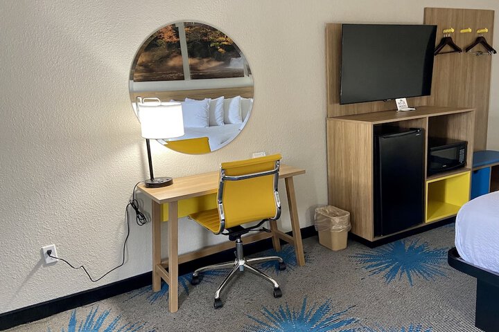 Room 25 of 25