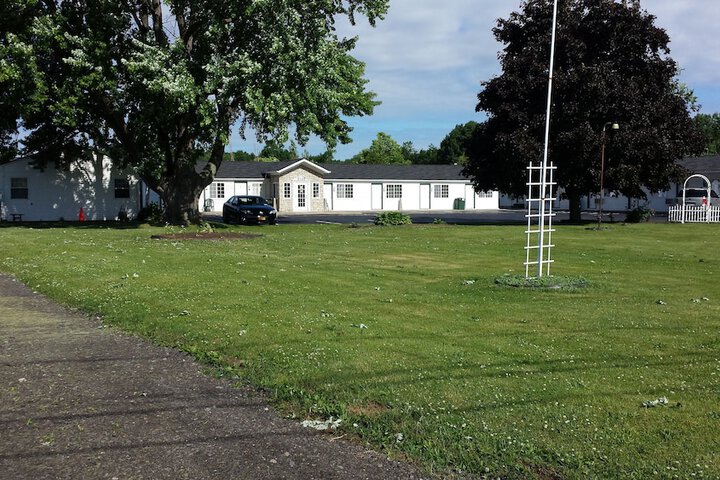 Property Grounds 35 of 38