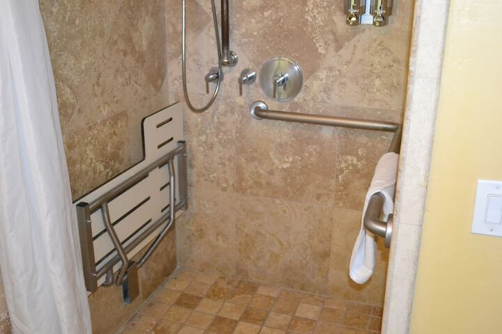 Room 10 of 46