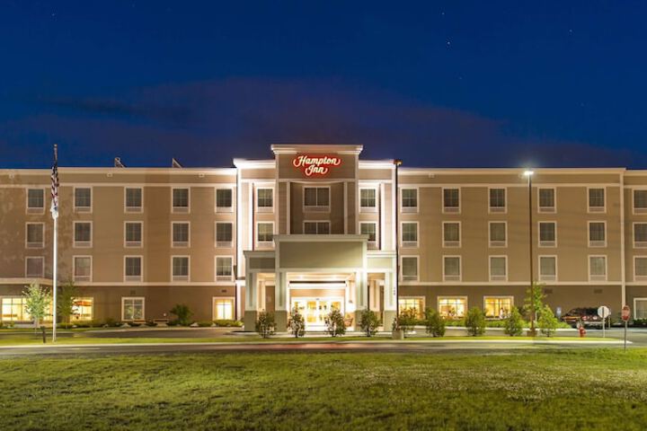 Hotel 2 of 72