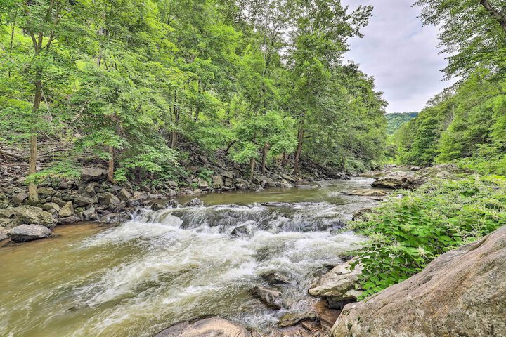 11 Mi to Wolf Ridge Ski Resort: Burnsville Escape