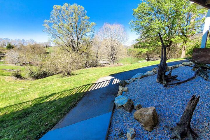Grapevine Retreat