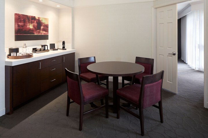 Room 16 of 73
