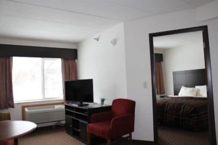 Room 9 of 25