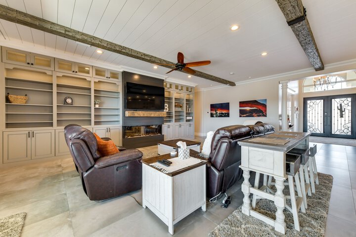 Spacious Queen Creek Home w / Hot Tub & Pool!