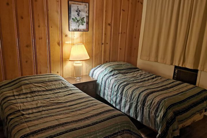 Cedars Motel
