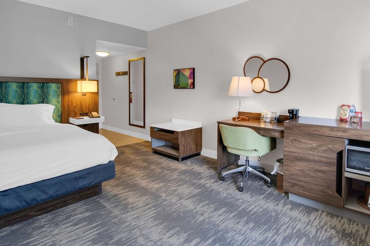 Room 70 of 121