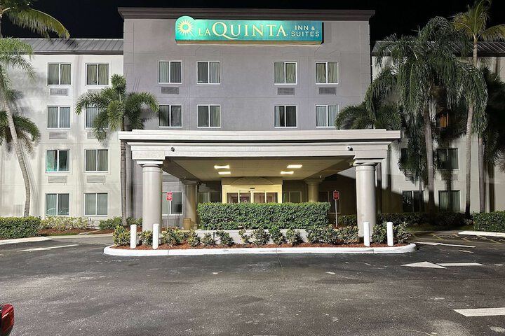 La Quinta Inn & Suites by Wyndham Sawgrass
