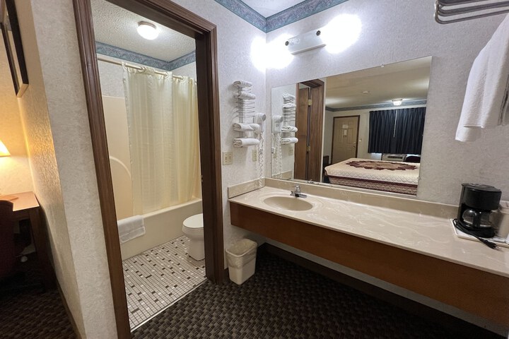 Room 30 of 86