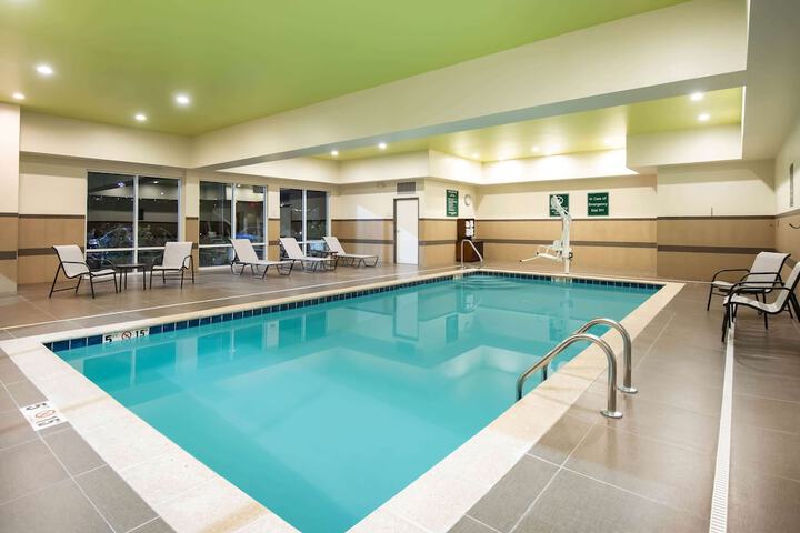La Quinta Inn & Suites by Wyndham Morgantown