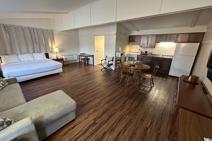 Room 9 of 70