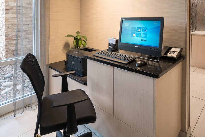 Business Center 26 of 28