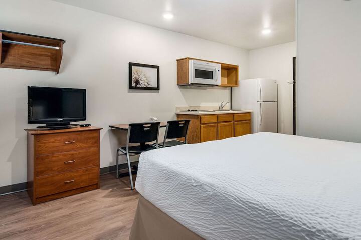 Room 25 of 38
