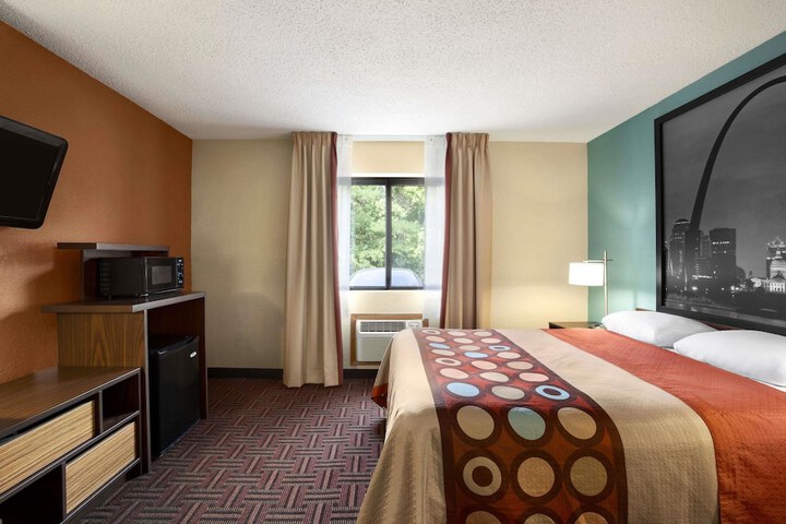 Room 10 of 15