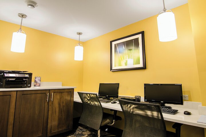 Staybridge Suites Marquette by IHG