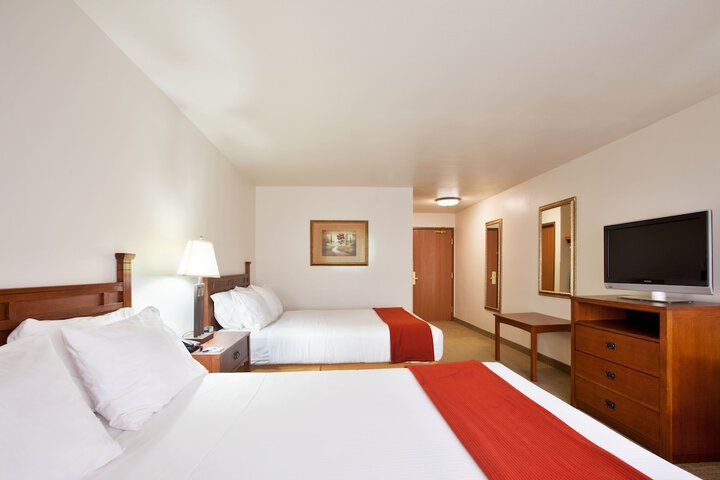 Room 9 of 28