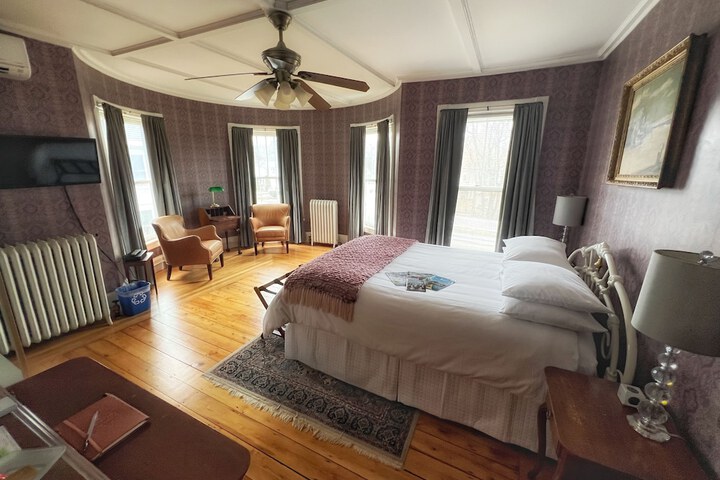 Room 12 of 30