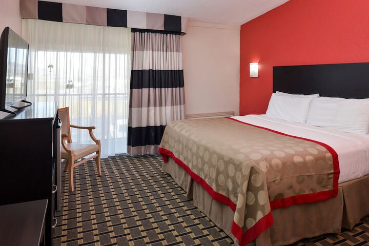 Room 21 of 37