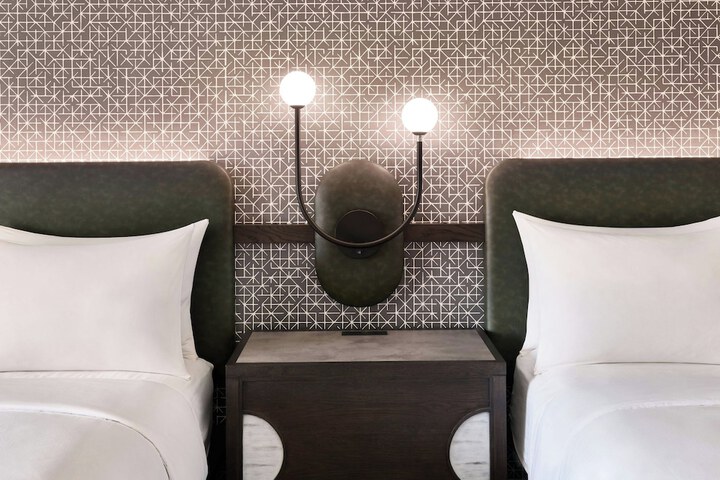Room 40 of 65