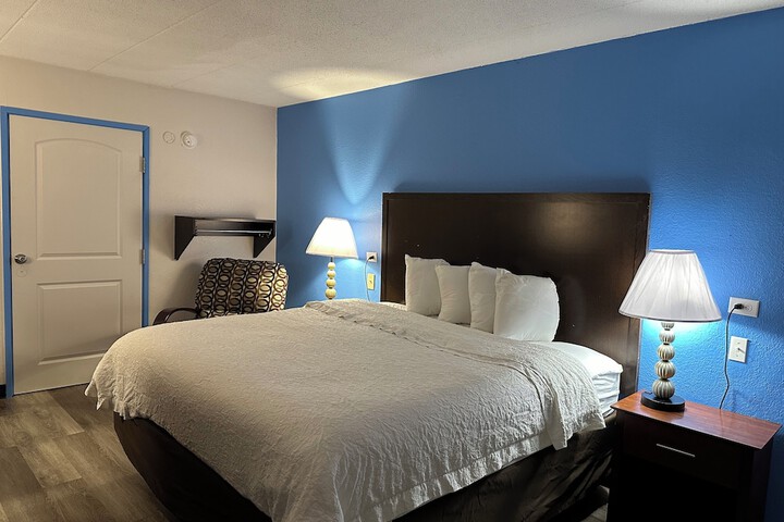 Room 6 of 19