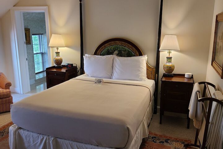 Room 56 of 93