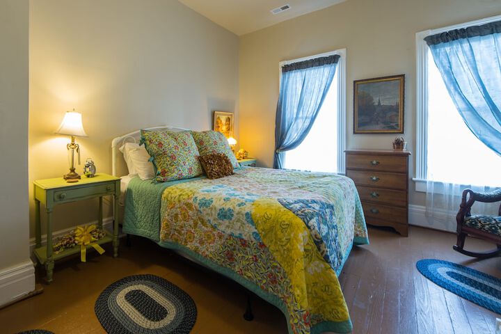 Room 18 of 32