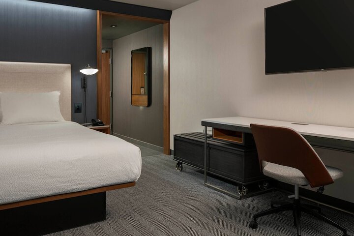 Room 7 of 24