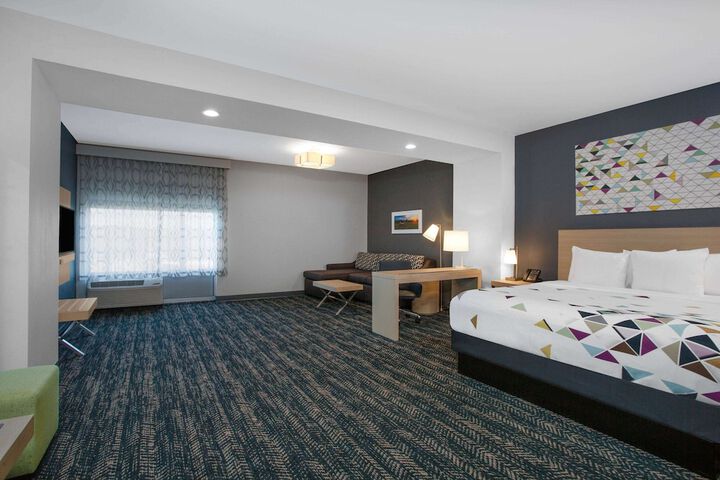 La Quinta Inn & Suites by Wyndham Manassas Va-Dulles Airport