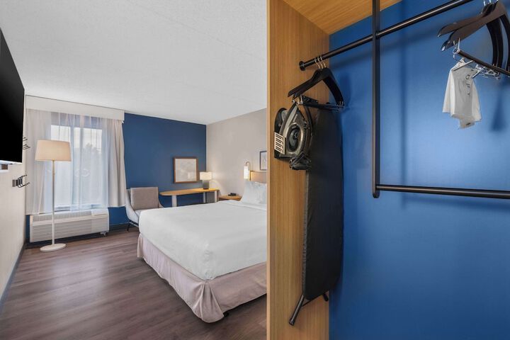 Room 12 of 34