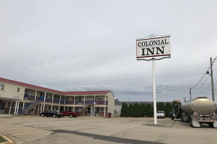 Colonial Inn Dyersville