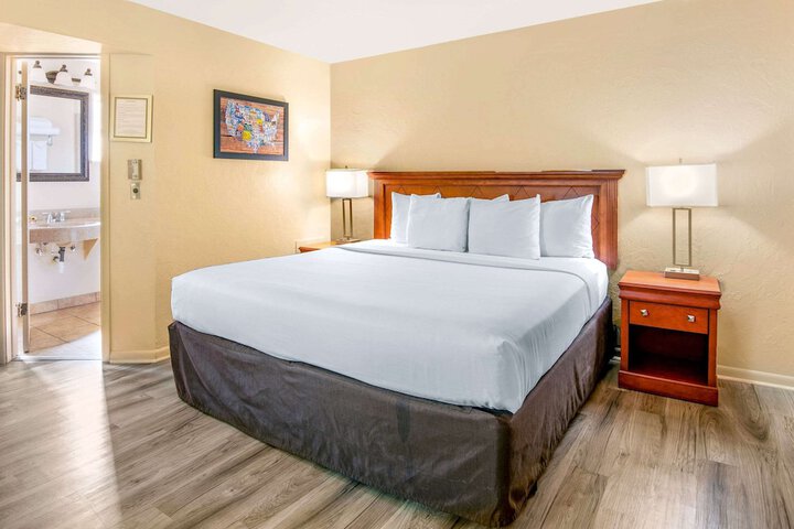 Room 19 of 26