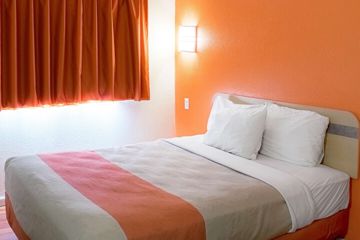 Motel 6 Seymour IN - North