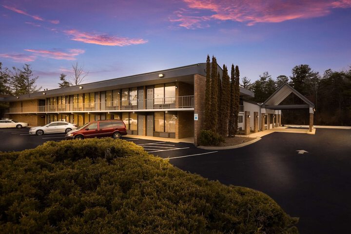 Hotel 3 of 51