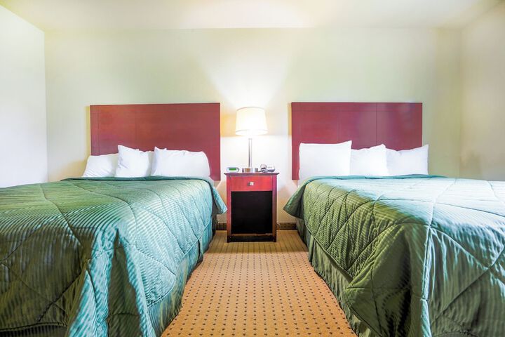 Evansville Inn & Suites by OYO
