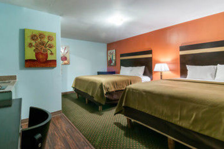Motown Inn & Suites