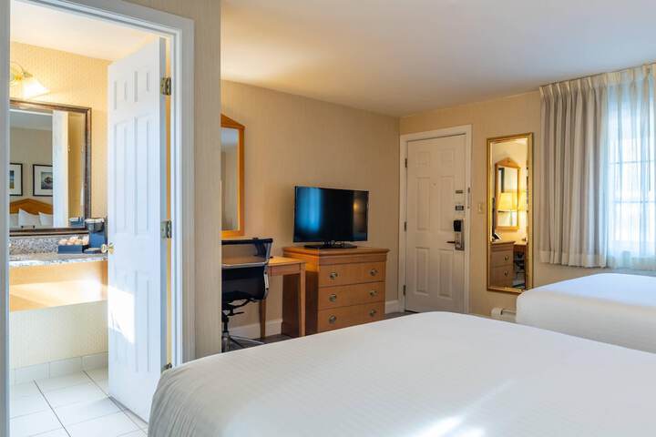 Port Inn and Suites Portsmouth an Ascend Collection Hotel